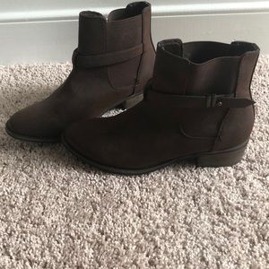 Diba brown stretch side booties